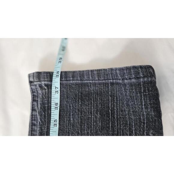 Robin's Jean Women's Straight Leg Riveted Distressed Black Denim Jeans Size 31 - Picture 11 of 11